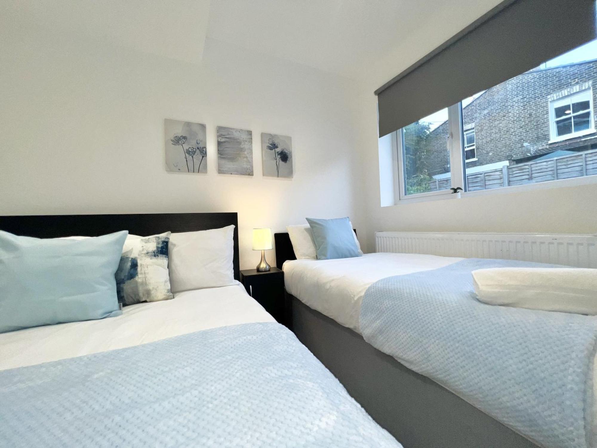 Charming 3-Bed Flat In Shepherds Bush - Sleeps 9 Лондон Экстерьер фото