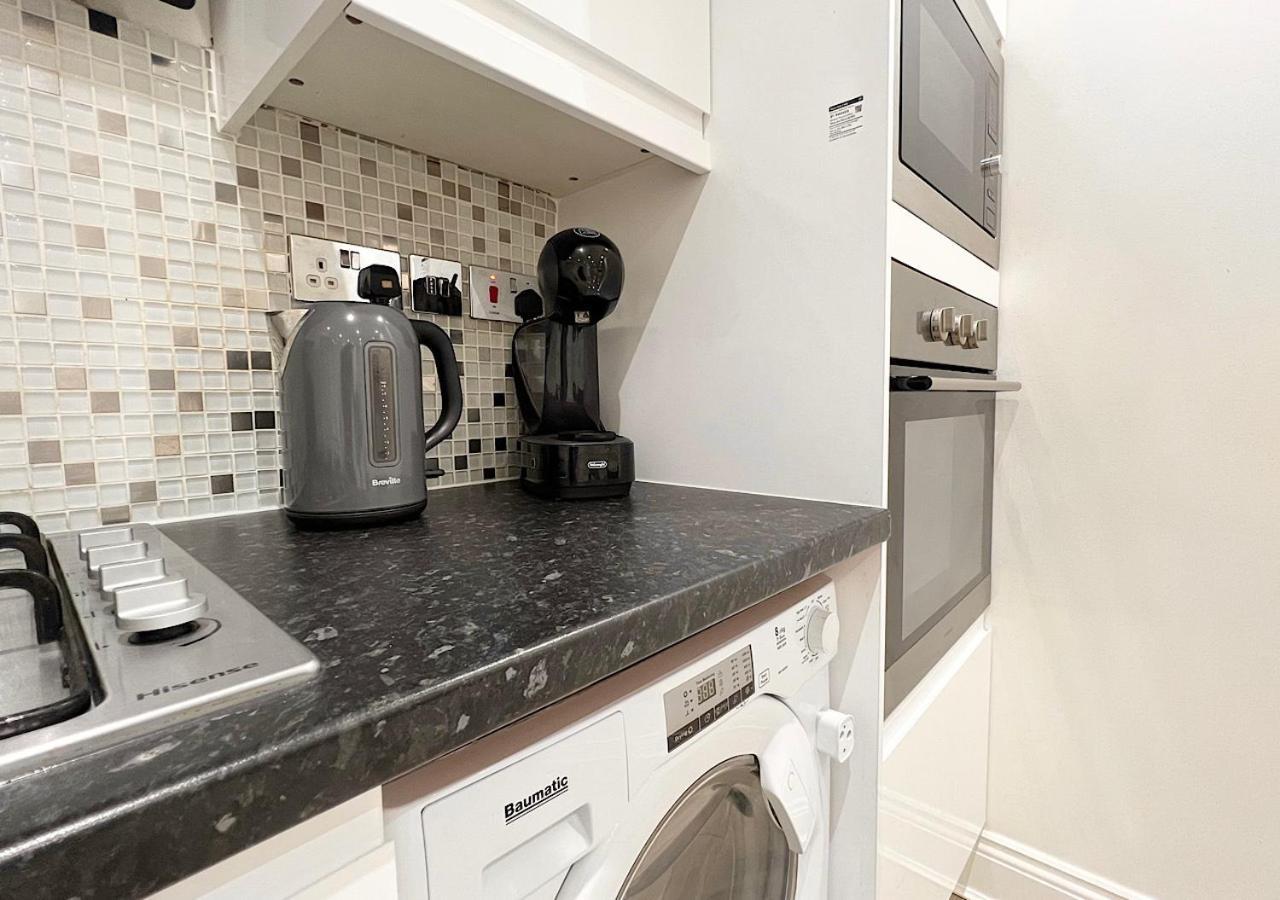Charming 3-Bed Flat In Shepherds Bush - Sleeps 9 Лондон Экстерьер фото