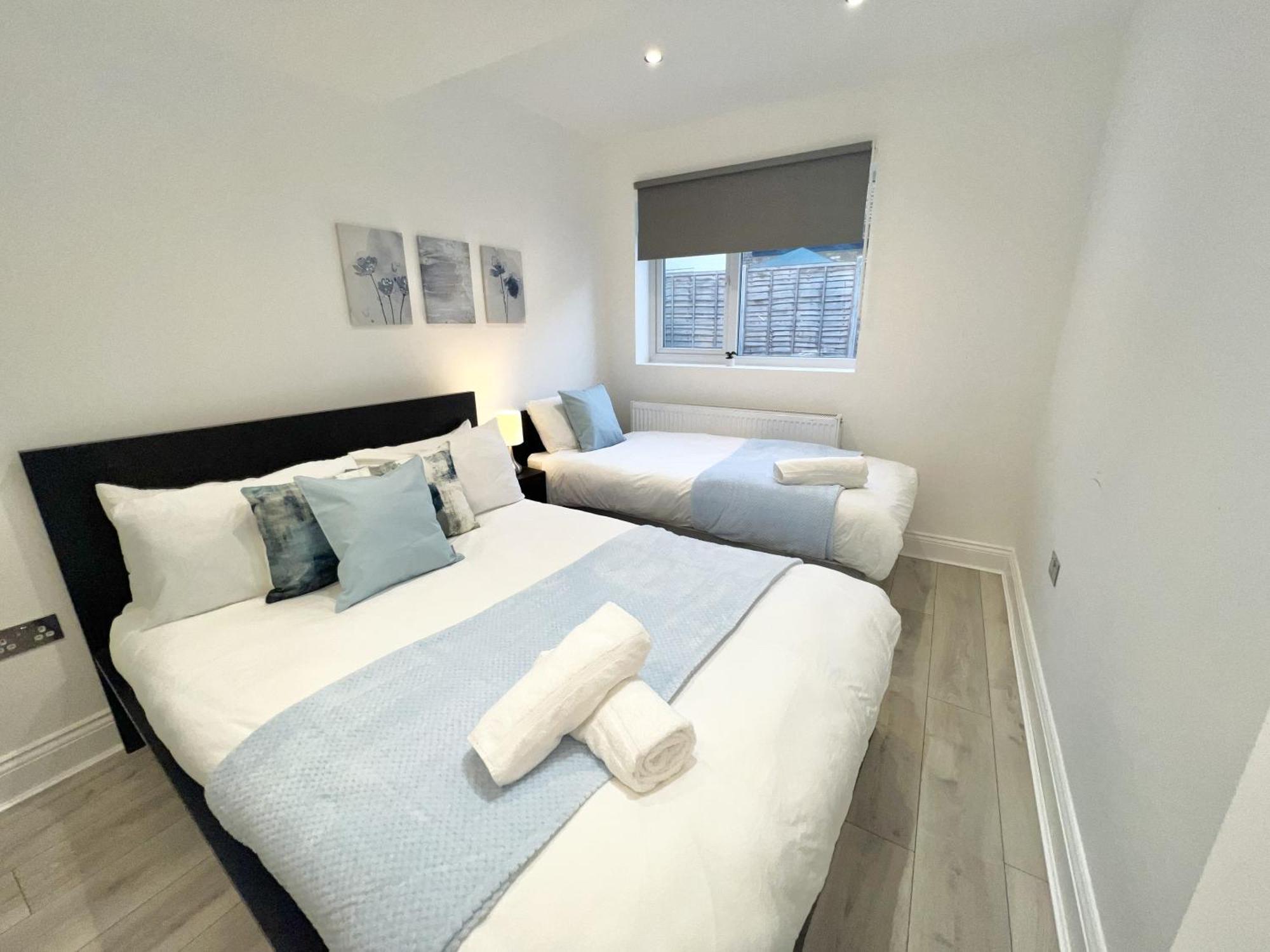 Charming 3-Bed Flat In Shepherds Bush - Sleeps 9 Лондон Экстерьер фото