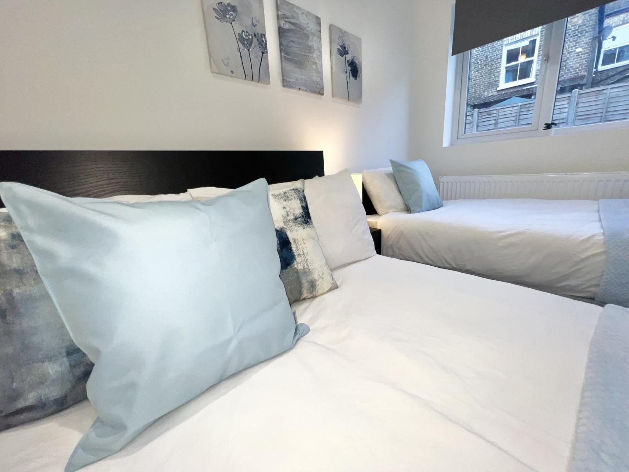 Charming 3-Bed Flat In Shepherds Bush - Sleeps 9 Лондон Экстерьер фото