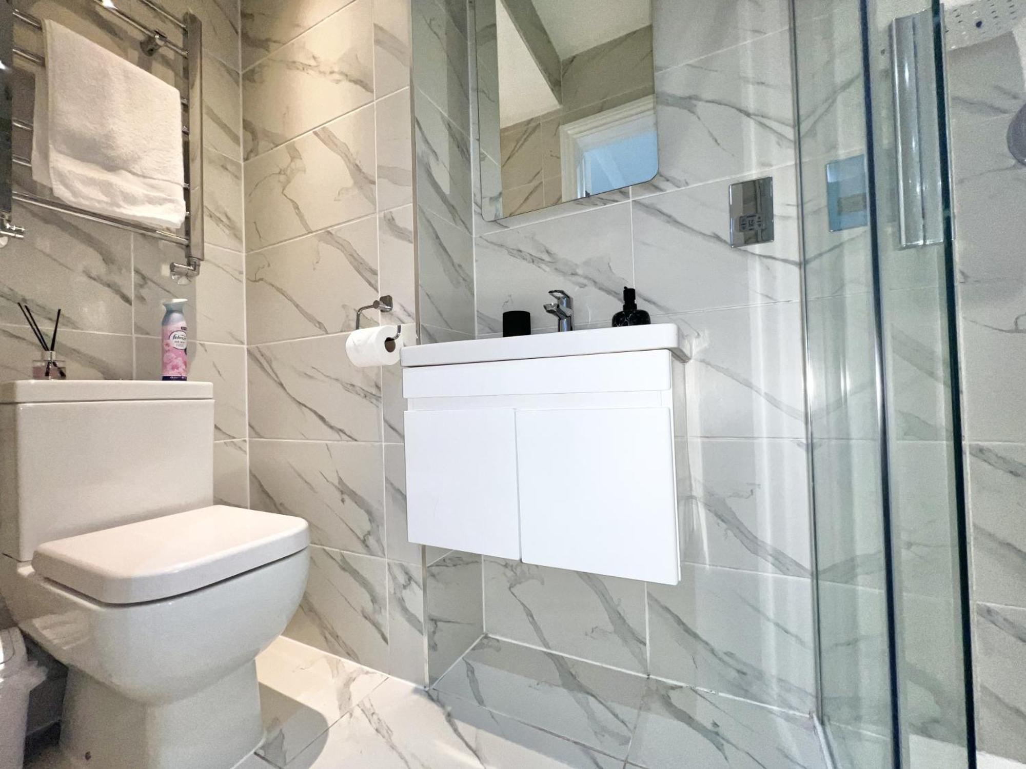 Charming 3-Bed Flat In Shepherds Bush - Sleeps 9 Лондон Экстерьер фото